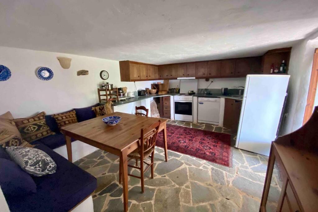 The Old Stone Cottage Karystos  Bagian luar foto